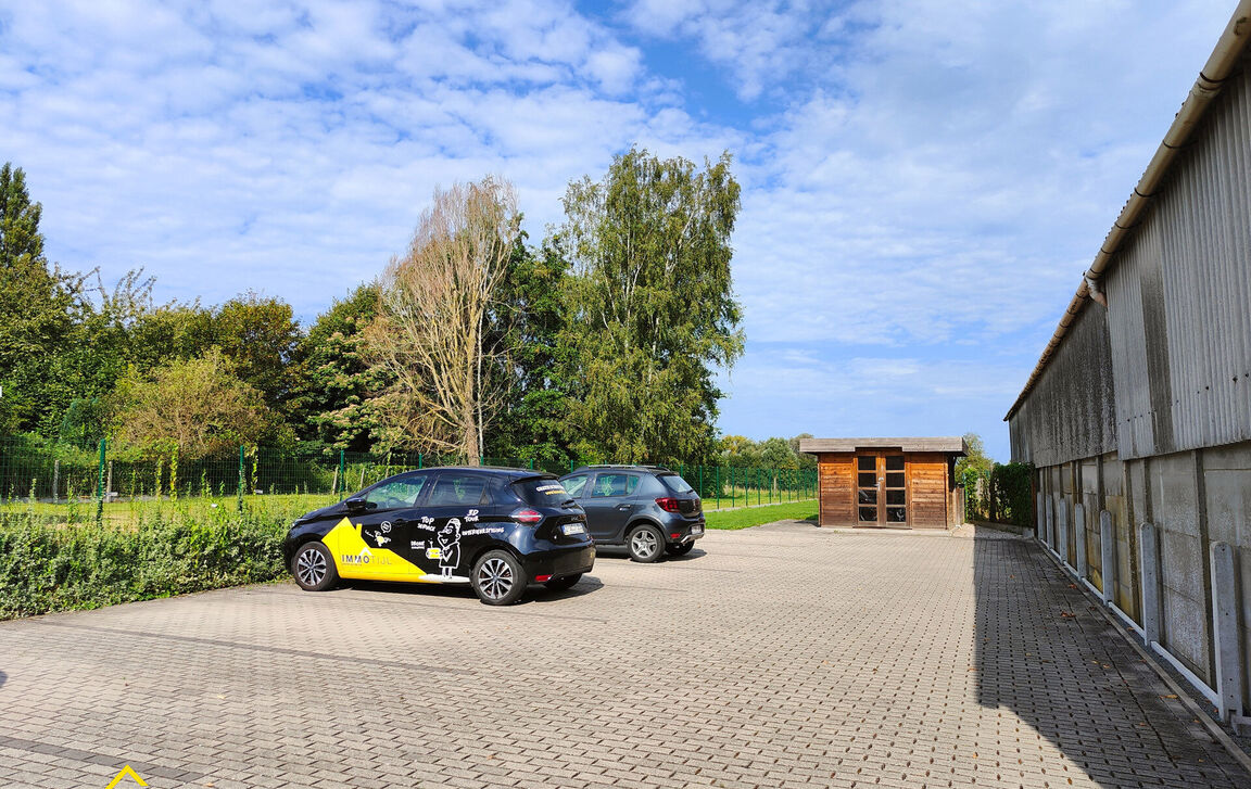 Appartementsgebouw te koop in Nieuwerkerken