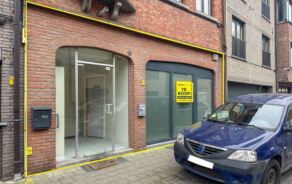 Commercieel gelijkvloers te koop in Aalst