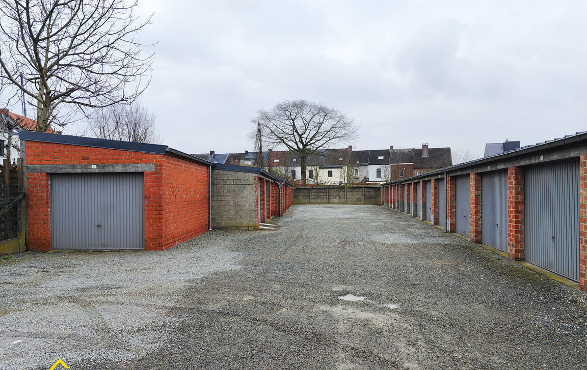 Gesloten garagebox te koop in Aalst