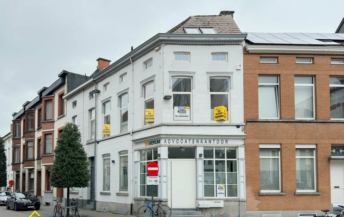 Kantoorgebouw te koop in Aalst
